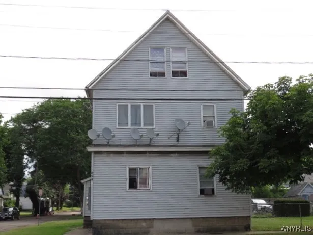 699 Oliver Street, North Tonawanda, New York 14120, North Tonawanda, New York 14120, 7 Bedrooms Bedrooms, ,4 BathroomsBathrooms,Residential,Closed,699 Oliver Street, North Tonawanda, New York 14120,0,B1623242