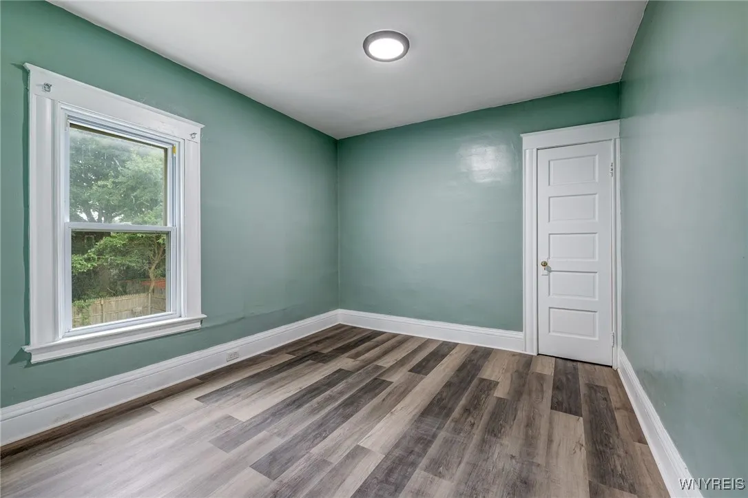 1807 Niagara Avenue, Niagara Falls, New York 14305, Niagara Falls, New York 14305, 3 Bedrooms Bedrooms, 6 Rooms Rooms,2 BathroomsBathrooms,Residential,For Sale,1807 Niagara Avenue, Niagara Falls, New York 14305,B1623753