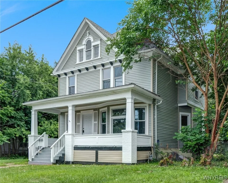 1807 Niagara Avenue, Niagara Falls, New York 14305, Niagara Falls, New York 14305, 3 Bedrooms Bedrooms, 6 Rooms Rooms,2 BathroomsBathrooms,Residential,For Sale,1807 Niagara Avenue, Niagara Falls, New York 14305,B1623753