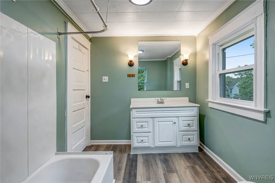 1807 Niagara Avenue, Niagara Falls, New York 14305, Niagara Falls, New York 14305, 3 Bedrooms Bedrooms, 6 Rooms Rooms,2 BathroomsBathrooms,Residential,For Sale,1807 Niagara Avenue, Niagara Falls, New York 14305,B1623753
