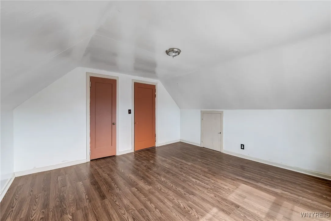 909 Tonawanda Street, Buffalo, New York 14207, Buffalo, New York 14207, 5 Bedrooms Bedrooms, ,2 BathroomsBathrooms,Residential,For Sale,909 Tonawanda Street, Buffalo, New York 14207,B1623763