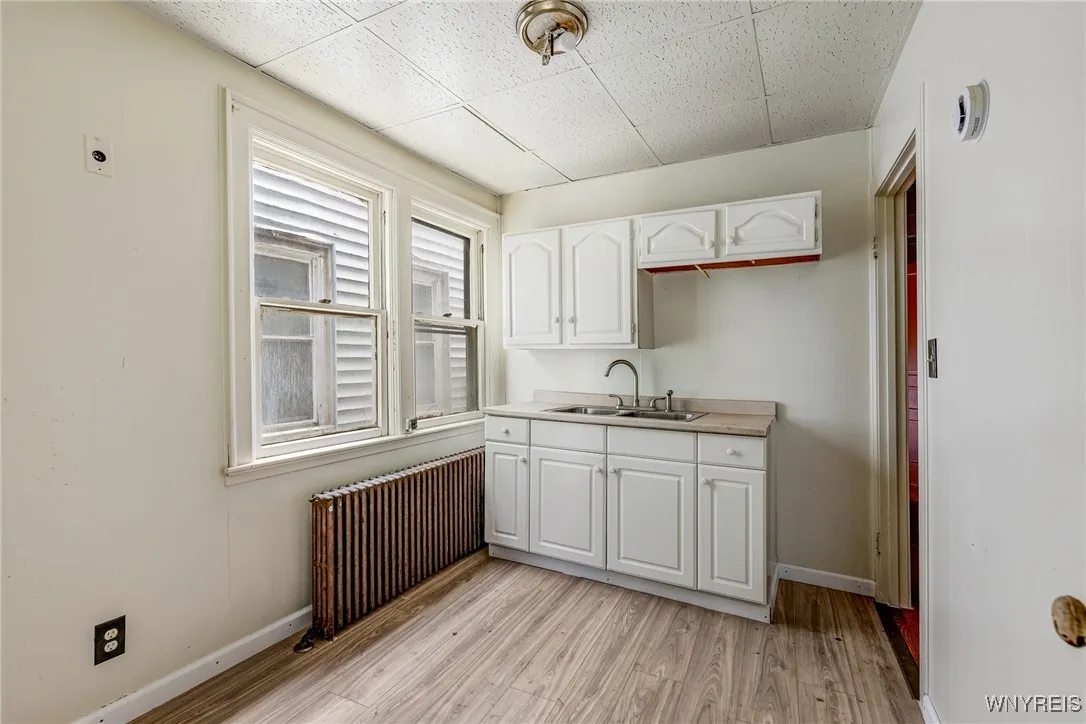 909 Tonawanda Street, Buffalo, New York 14207, Buffalo, New York 14207, 5 Bedrooms Bedrooms, ,2 BathroomsBathrooms,Residential,For Sale,909 Tonawanda Street, Buffalo, New York 14207,B1623763