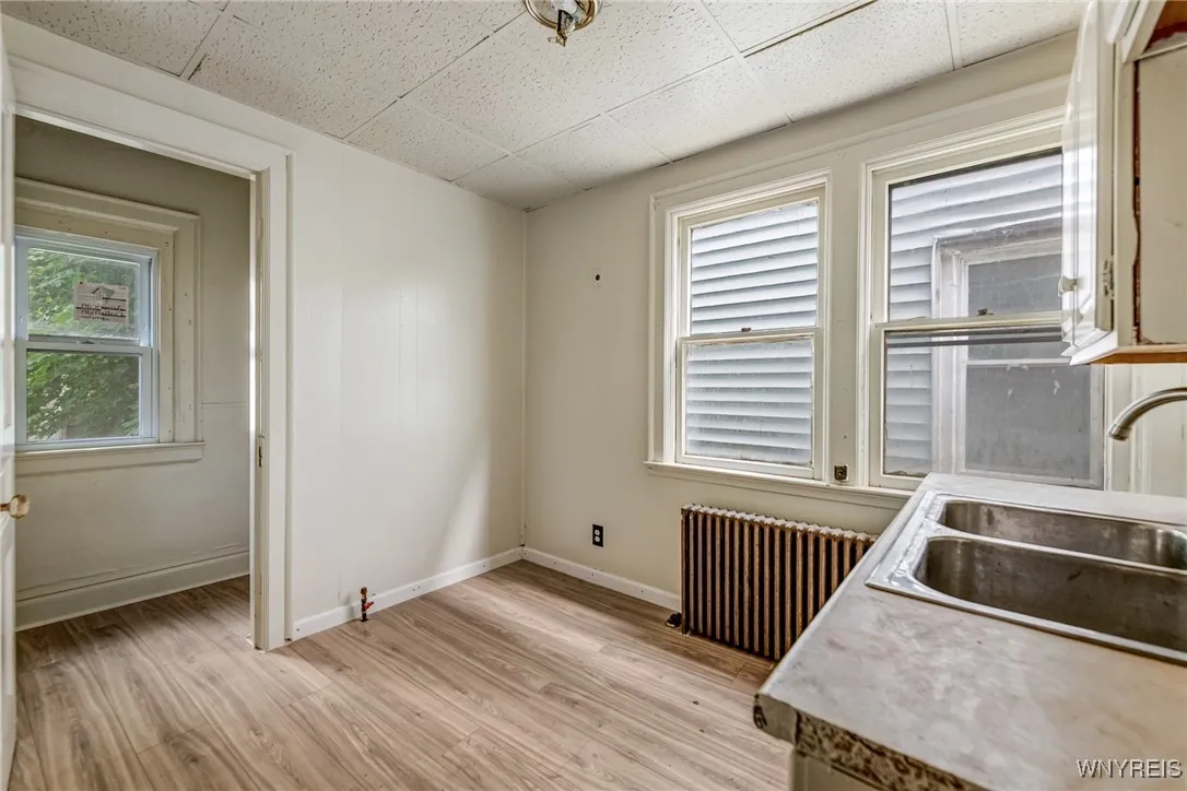 909 Tonawanda Street, Buffalo, New York 14207, Buffalo, New York 14207, 5 Bedrooms Bedrooms, ,2 BathroomsBathrooms,Residential,For Sale,909 Tonawanda Street, Buffalo, New York 14207,B1623763