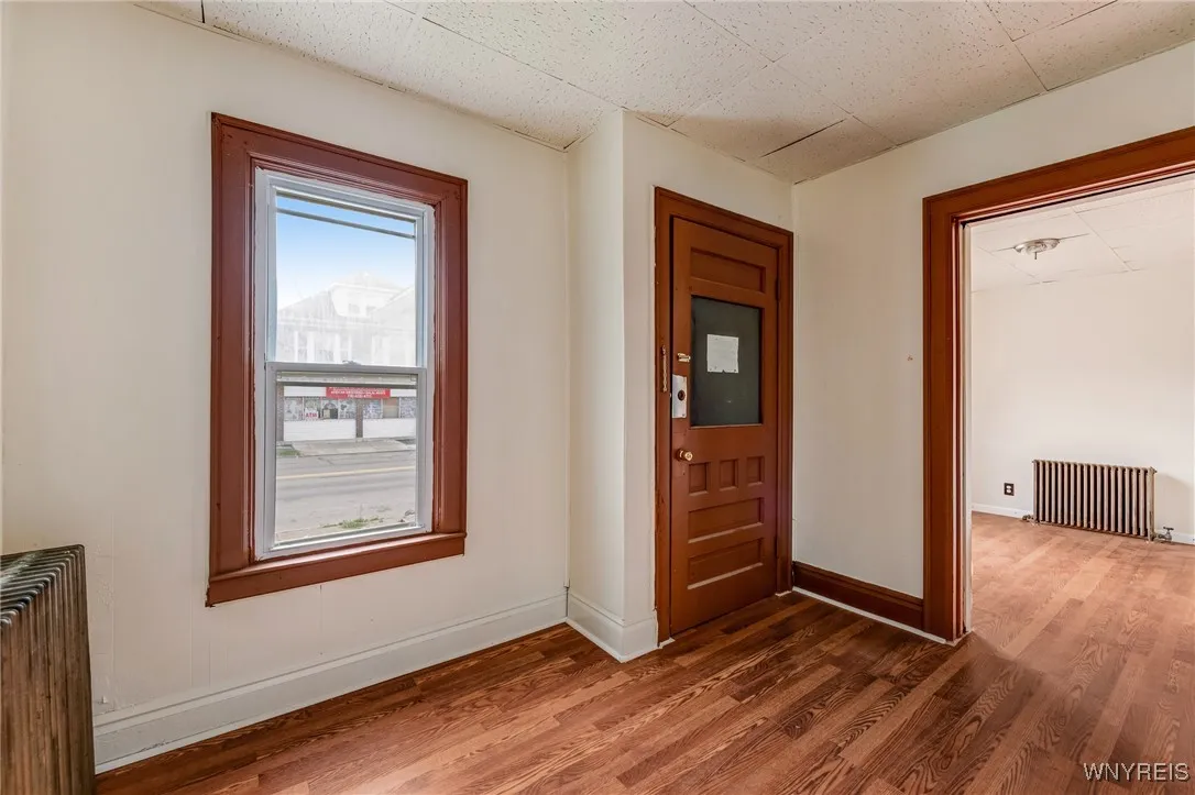 909 Tonawanda Street, Buffalo, New York 14207, Buffalo, New York 14207, 5 Bedrooms Bedrooms, ,2 BathroomsBathrooms,Residential,For Sale,909 Tonawanda Street, Buffalo, New York 14207,B1623763