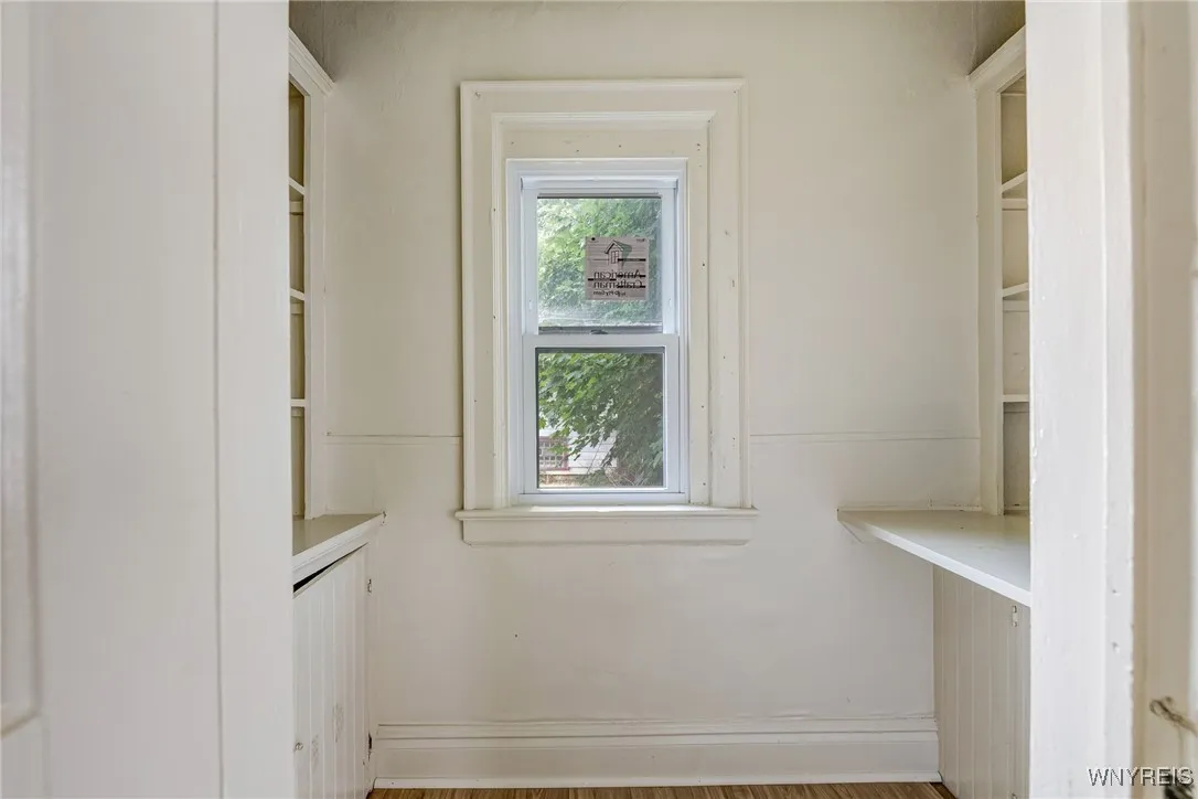 909 Tonawanda Street, Buffalo, New York 14207, Buffalo, New York 14207, 5 Bedrooms Bedrooms, ,2 BathroomsBathrooms,Residential,For Sale,909 Tonawanda Street, Buffalo, New York 14207,B1623763