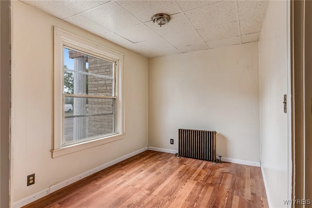 909 Tonawanda Street, Buffalo, New York 14207, Buffalo, New York 14207, 5 Bedrooms Bedrooms, ,2 BathroomsBathrooms,Residential,For Sale,909 Tonawanda Street, Buffalo, New York 14207,B1623763