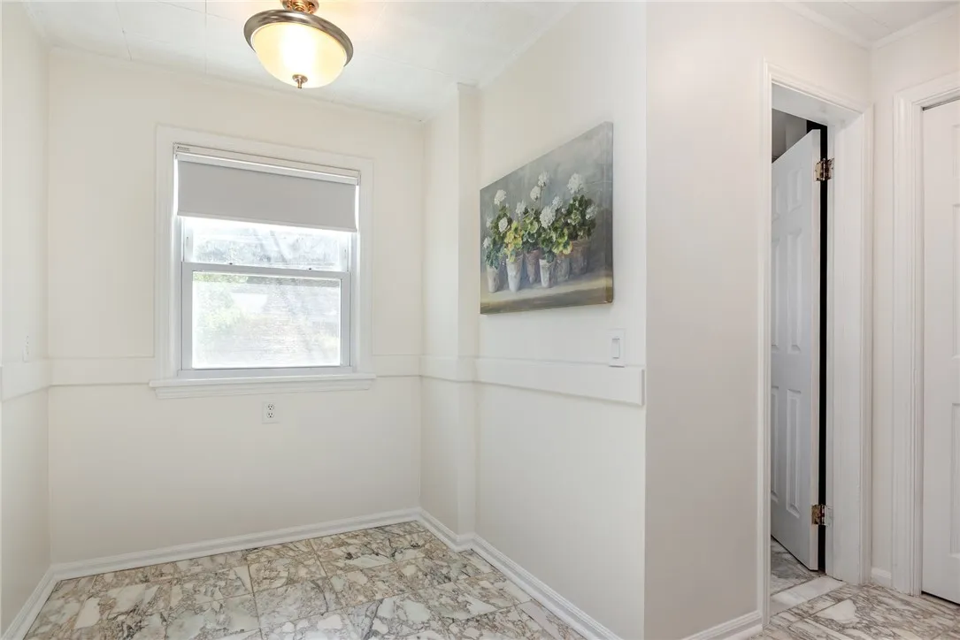 146 Cornwall Lane, Irondequoit, New York 14617, Irondequoit, New York 14617, 3 Bedrooms Bedrooms, 7 Rooms Rooms,2 BathroomsBathrooms,Residential,Closed,146 Cornwall Lane, Irondequoit, New York 14617,0,R1623695