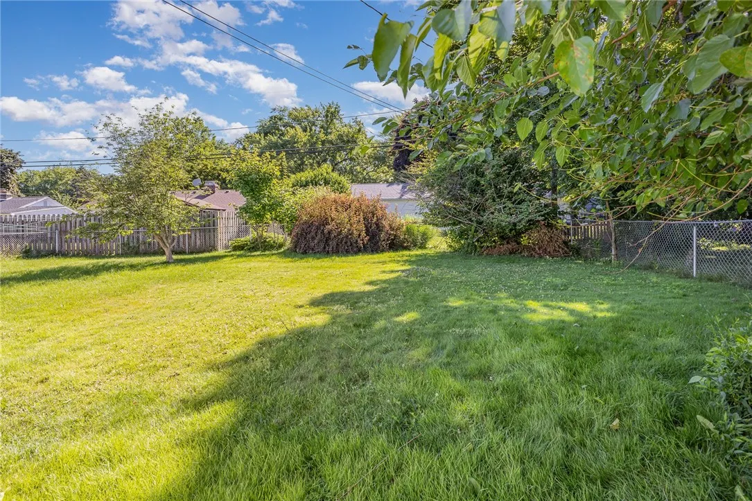 146 Cornwall Lane, Irondequoit, New York 14617, Irondequoit, New York 14617, 3 Bedrooms Bedrooms, 7 Rooms Rooms,2 BathroomsBathrooms,Residential,Closed,146 Cornwall Lane, Irondequoit, New York 14617,0,R1623695