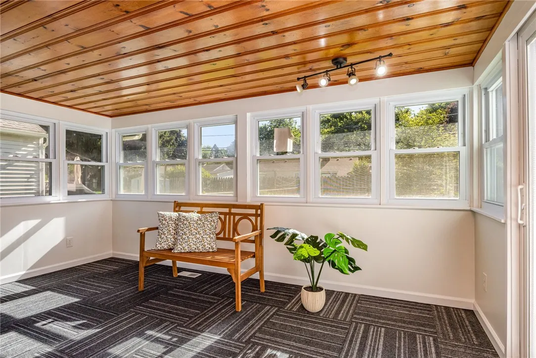 146 Cornwall Lane, Irondequoit, New York 14617, Irondequoit, New York 14617, 3 Bedrooms Bedrooms, 7 Rooms Rooms,2 BathroomsBathrooms,Residential,Closed,146 Cornwall Lane, Irondequoit, New York 14617,0,R1623695