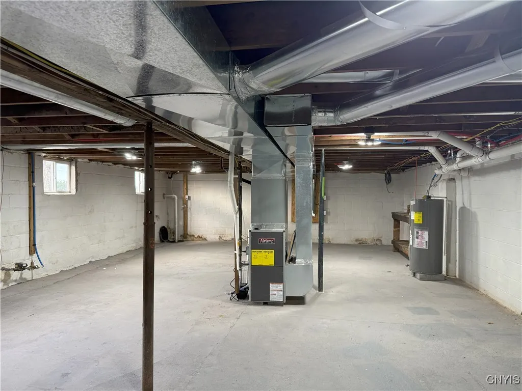 2977 Seneca, Lenox, New York 13032, Lenox, New York 13032, 3 Bedrooms Bedrooms, 8 Rooms Rooms,2 BathroomsBathrooms,Residential Lease,For Rent,2977 Seneca, Lenox, New York 13032,S1623772