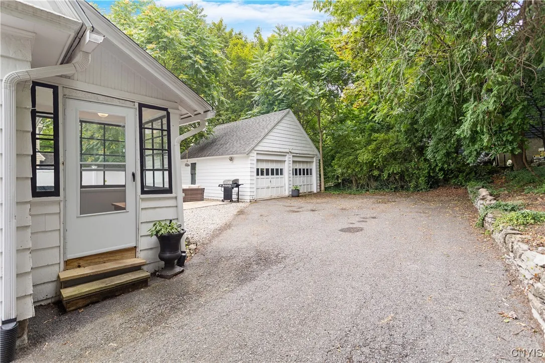 304 Jamesville Road, Dewitt, New York 13214, De Witt, New York 13214, 3 Bedrooms Bedrooms, 7 Rooms Rooms,1 BathroomBathrooms,Residential,For Sale,304 Jamesville Road, Dewitt, New York 13214,S1623664