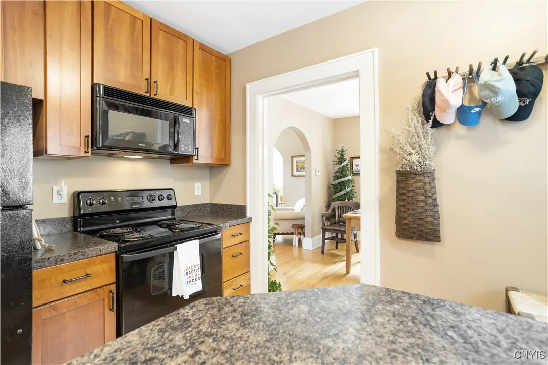304 Jamesville Road, Dewitt, New York 13214, De Witt, New York 13214, 3 Bedrooms Bedrooms, 7 Rooms Rooms,1 BathroomBathrooms,Residential,For Sale,304 Jamesville Road, Dewitt, New York 13214,S1623664