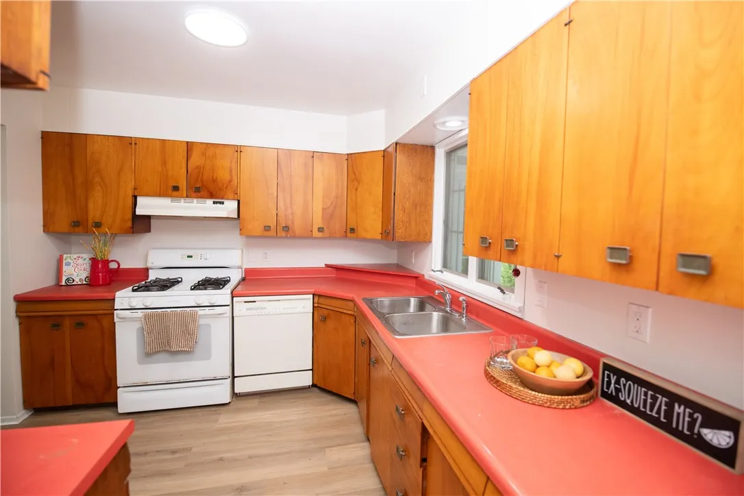 119 Oakridge Drive, Irondequoit, New York 14617, Irondequoit, New York 14617, 4 Bedrooms Bedrooms, 8 Rooms Rooms,1 BathroomBathrooms,Residential,For Sale,119 Oakridge Drive, Irondequoit, New York 14617,R1623704