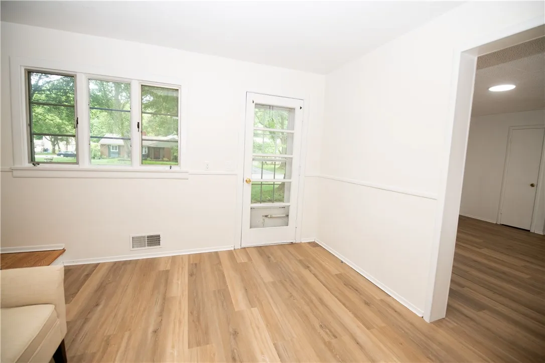 119 Oakridge Drive, Irondequoit, New York 14617, Irondequoit, New York 14617, 4 Bedrooms Bedrooms, 8 Rooms Rooms,1 BathroomBathrooms,Residential,For Sale,119 Oakridge Drive, Irondequoit, New York 14617,R1623704