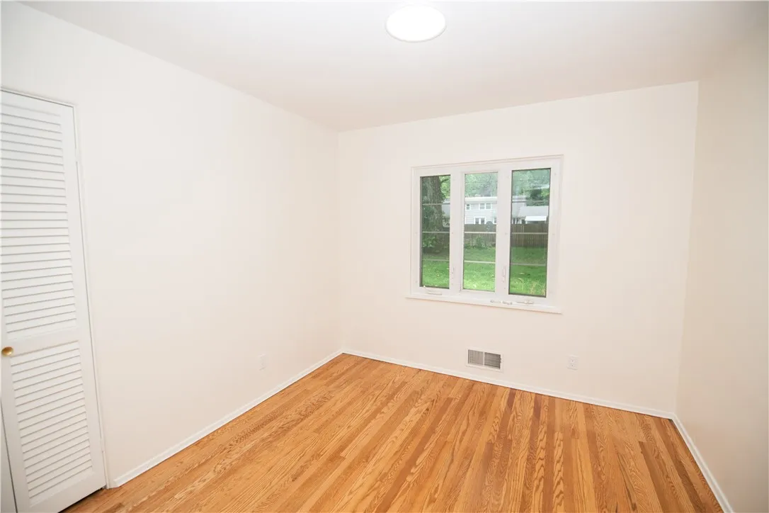 119 Oakridge Drive, Irondequoit, New York 14617, Irondequoit, New York 14617, 4 Bedrooms Bedrooms, 8 Rooms Rooms,1 BathroomBathrooms,Residential,For Sale,119 Oakridge Drive, Irondequoit, New York 14617,R1623704