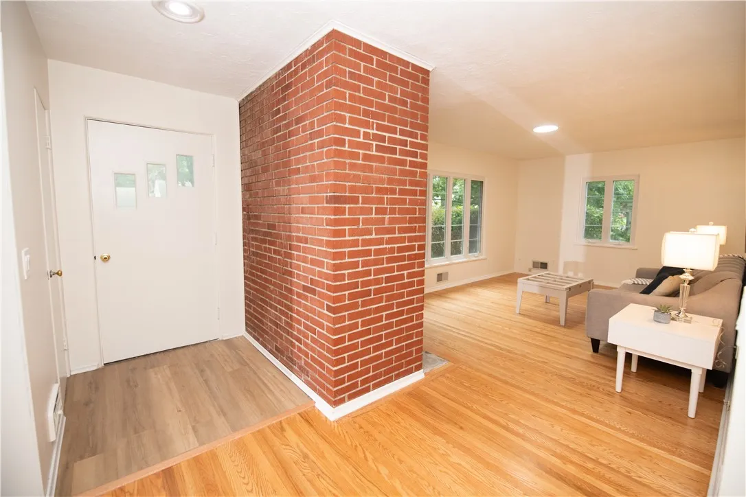 119 Oakridge Drive, Irondequoit, New York 14617, Irondequoit, New York 14617, 4 Bedrooms Bedrooms, 8 Rooms Rooms,1 BathroomBathrooms,Residential,For Sale,119 Oakridge Drive, Irondequoit, New York 14617,R1623704