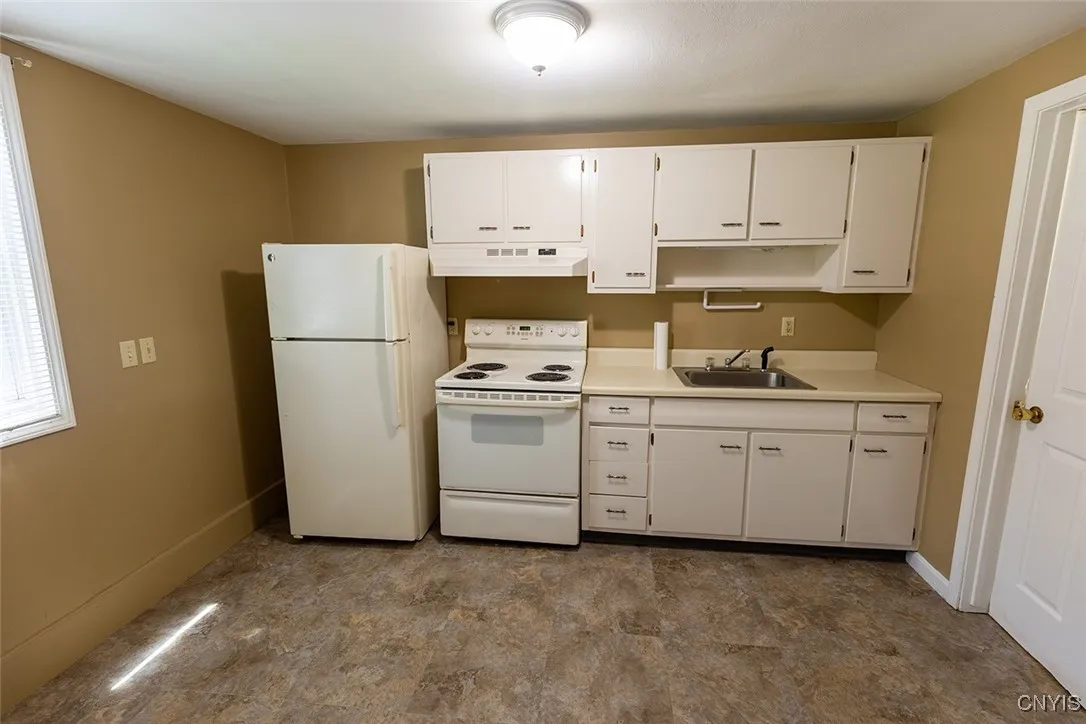 7042 North Manlius Road, Manlius, New York 13082, Manlius, New York 13082, 3 Bedrooms Bedrooms, 6 Rooms Rooms,1 BathroomBathrooms,Residential,For Sale,7042 North Manlius Road, Manlius, New York 13082,S1623786