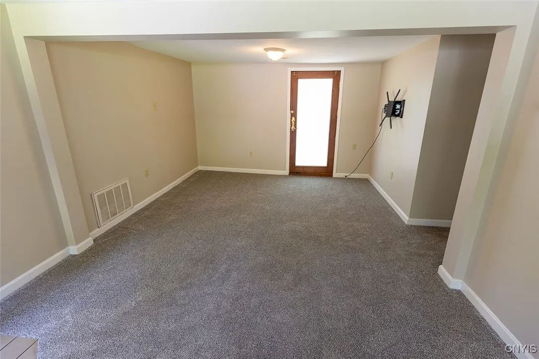 7042 North Manlius Road, Manlius, New York 13082, Manlius, New York 13082, 3 Bedrooms Bedrooms, 6 Rooms Rooms,1 BathroomBathrooms,Residential,For Sale,7042 North Manlius Road, Manlius, New York 13082,S1623786