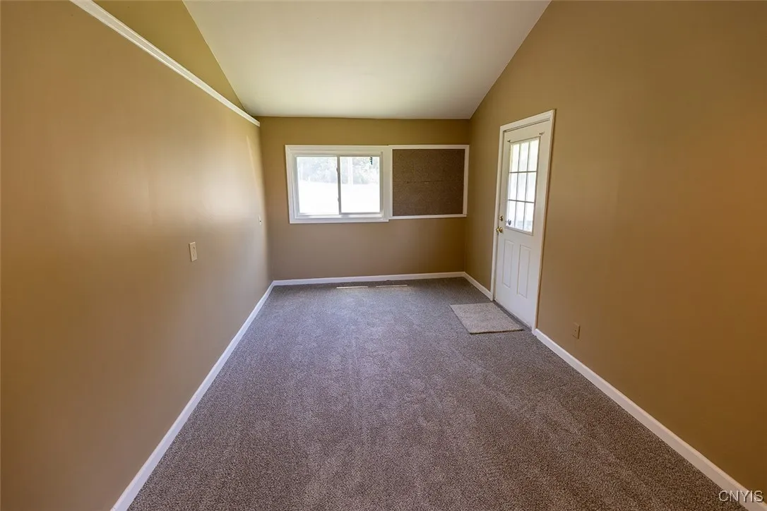 7042 North Manlius Road, Manlius, New York 13082, Manlius, New York 13082, 3 Bedrooms Bedrooms, 6 Rooms Rooms,1 BathroomBathrooms,Residential,For Sale,7042 North Manlius Road, Manlius, New York 13082,S1623786