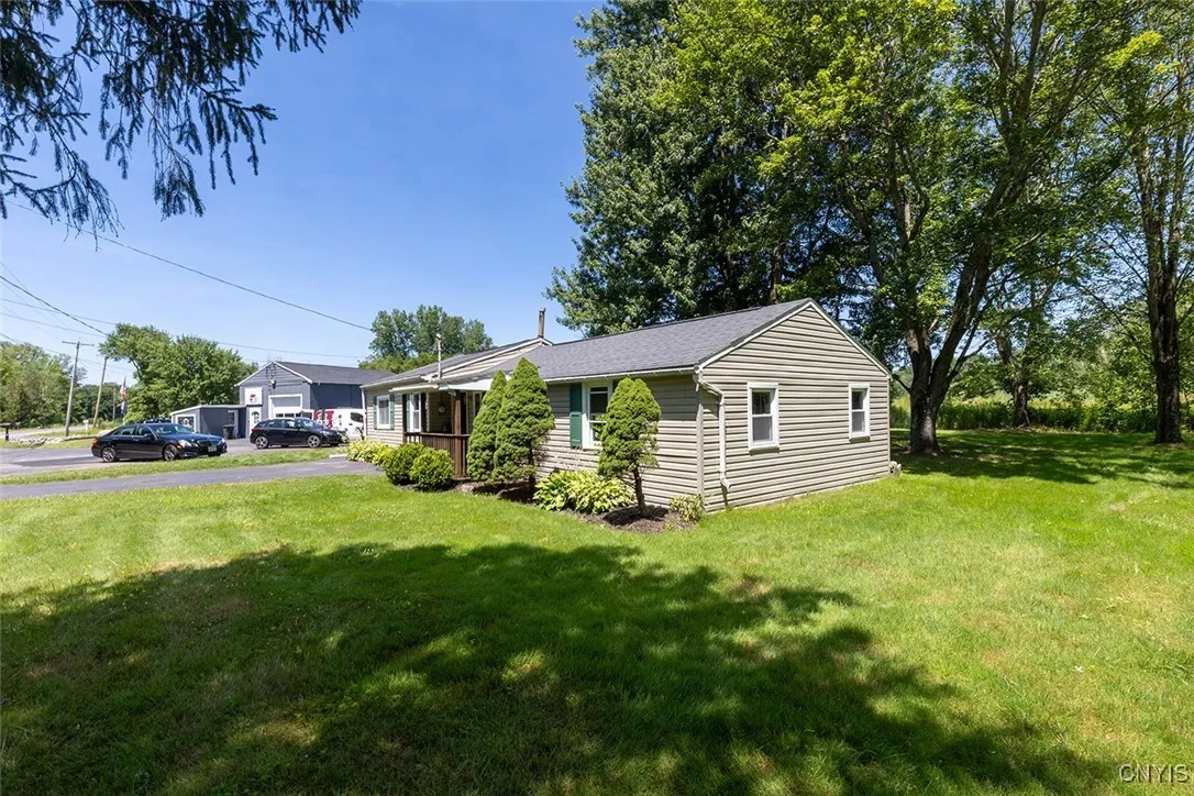 7042 North Manlius Road, Manlius, New York 13082, Manlius, New York 13082, 3 Bedrooms Bedrooms, 6 Rooms Rooms,1 BathroomBathrooms,Residential,For Sale,7042 North Manlius Road, Manlius, New York 13082,S1623786