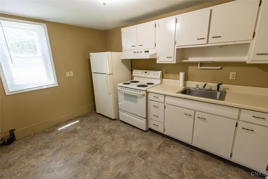 7042 North Manlius Road, Manlius, New York 13082, Manlius, New York 13082, 3 Bedrooms Bedrooms, 6 Rooms Rooms,1 BathroomBathrooms,Residential,For Sale,7042 North Manlius Road, Manlius, New York 13082,S1623786