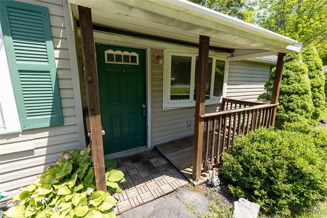 7042 North Manlius Road, Manlius, New York 13082, Manlius, New York 13082, 3 Bedrooms Bedrooms, 6 Rooms Rooms,1 BathroomBathrooms,Residential,For Sale,7042 North Manlius Road, Manlius, New York 13082,S1623786