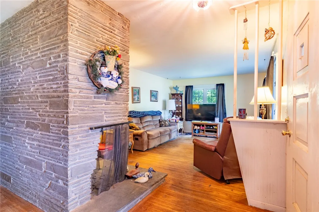 97 Seabury Boulevard, Penfield, New York 14580, Penfield, New York 14580, 3 Bedrooms Bedrooms, 4 Rooms Rooms,2 BathroomsBathrooms,Residential,For Sale,97 Seabury Boulevard, Penfield, New York 14580,R1623746