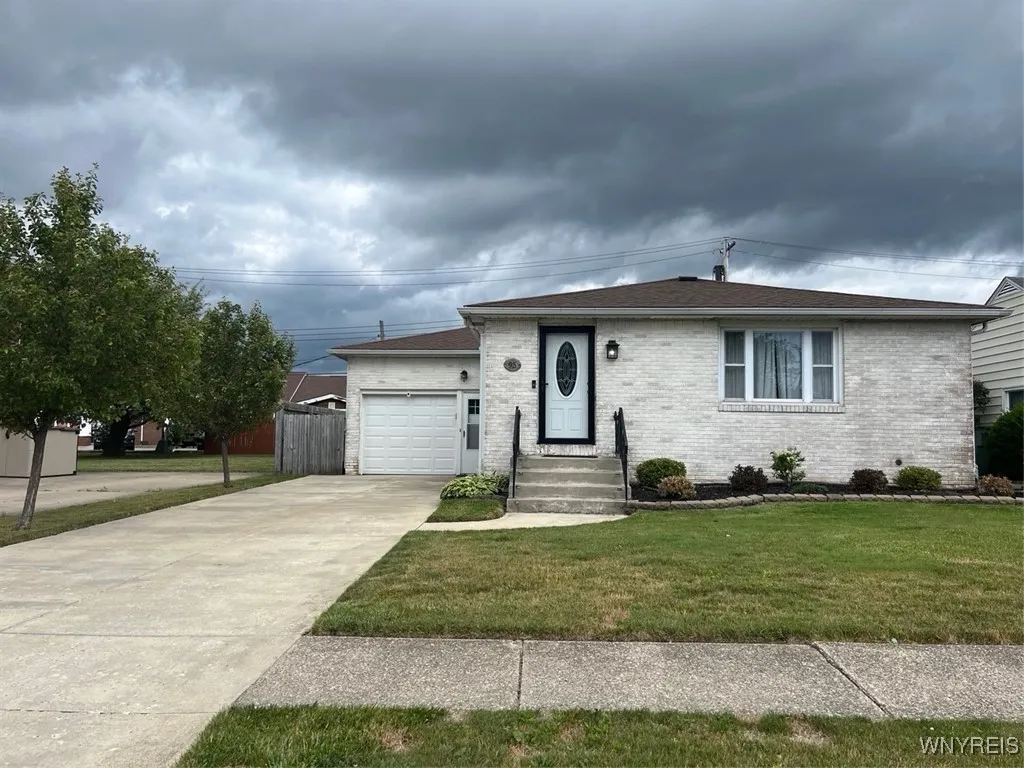 95 Candace Ln, Cheektowaga, New York 14043, Cheektowaga, New York 14043, 3 Bedrooms Bedrooms, 6 Rooms Rooms,1 BathroomBathrooms,Residential,For Sale,95 Candace Ln, Cheektowaga, New York 14043,B1623733