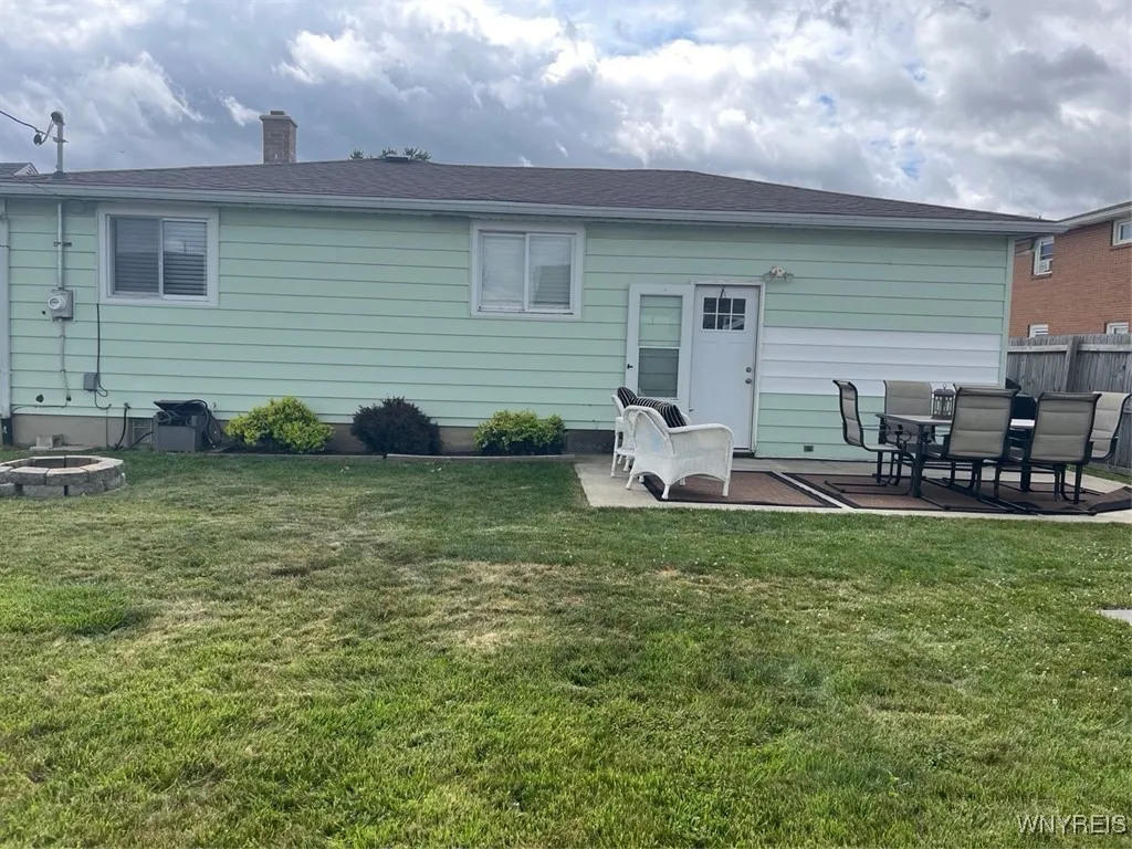 95 Candace Ln, Cheektowaga, New York 14043, Cheektowaga, New York 14043, 3 Bedrooms Bedrooms, 6 Rooms Rooms,1 BathroomBathrooms,Residential,For Sale,95 Candace Ln, Cheektowaga, New York 14043,B1623733