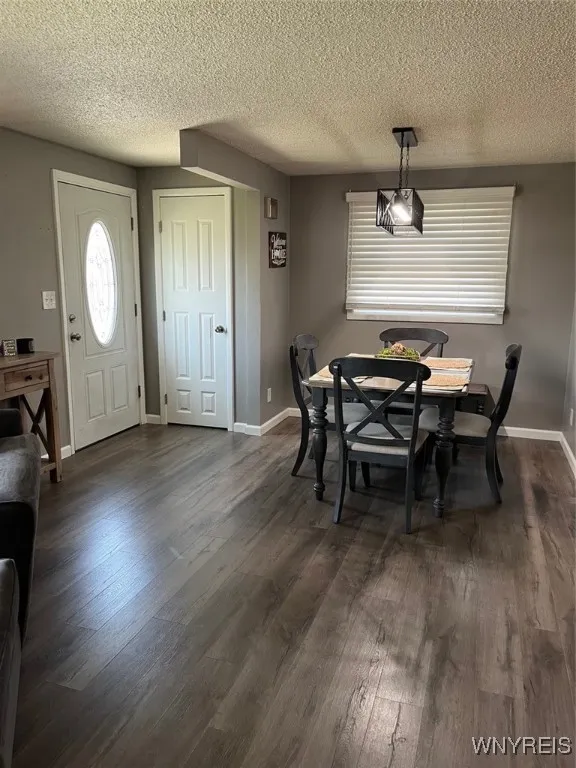 95 Candace Ln, Cheektowaga, New York 14043, Cheektowaga, New York 14043, 3 Bedrooms Bedrooms, 6 Rooms Rooms,1 BathroomBathrooms,Residential,For Sale,95 Candace Ln, Cheektowaga, New York 14043,B1623733