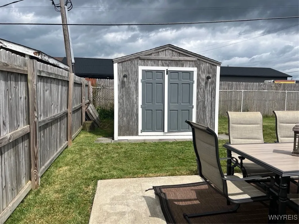 95 Candace Ln, Cheektowaga, New York 14043, Cheektowaga, New York 14043, 3 Bedrooms Bedrooms, 6 Rooms Rooms,1 BathroomBathrooms,Residential,For Sale,95 Candace Ln, Cheektowaga, New York 14043,B1623733