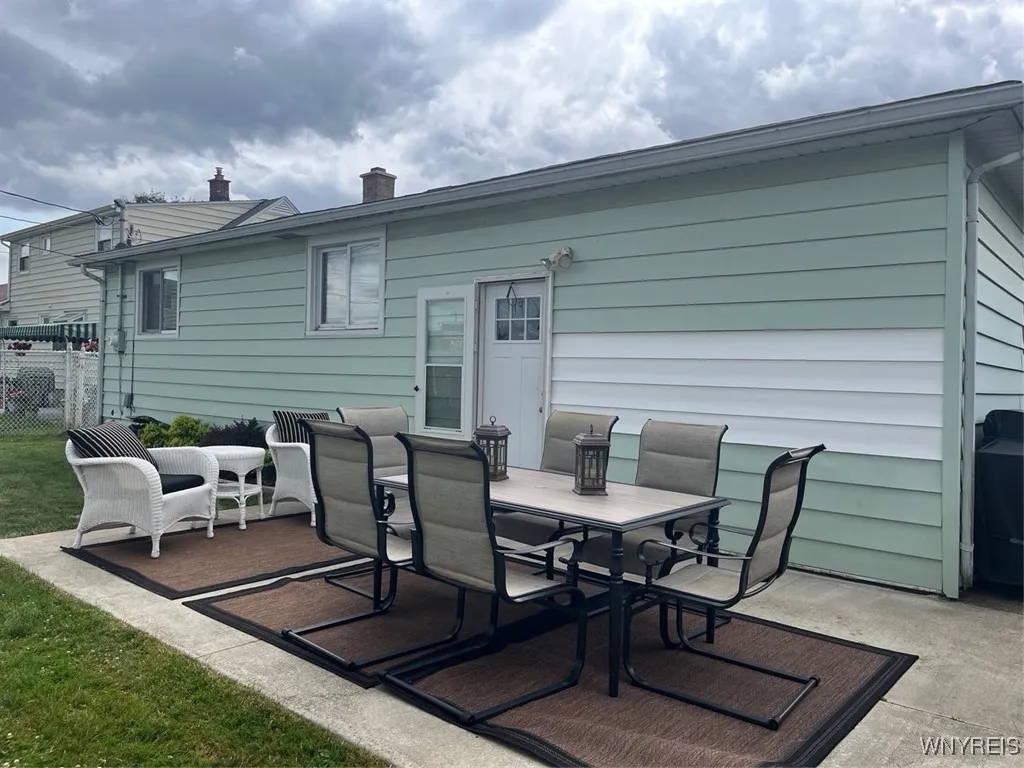 95 Candace Ln, Cheektowaga, New York 14043, Cheektowaga, New York 14043, 3 Bedrooms Bedrooms, 6 Rooms Rooms,1 BathroomBathrooms,Residential,For Sale,95 Candace Ln, Cheektowaga, New York 14043,B1623733