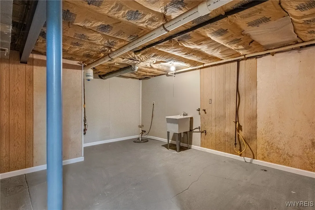82 John Paul Court, Buffalo, New York 14206, Buffalo, New York 14206, 4 Bedrooms Bedrooms, 7 Rooms Rooms,2 BathroomsBathrooms,Residential,For Sale,82 John Paul Court, Buffalo, New York 14206,B1623656