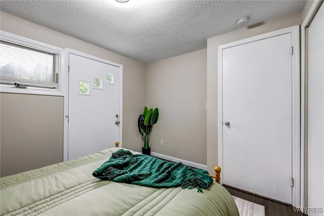 82 John Paul Court, Buffalo, New York 14206, Buffalo, New York 14206, 4 Bedrooms Bedrooms, 7 Rooms Rooms,2 BathroomsBathrooms,Residential,For Sale,82 John Paul Court, Buffalo, New York 14206,B1623656