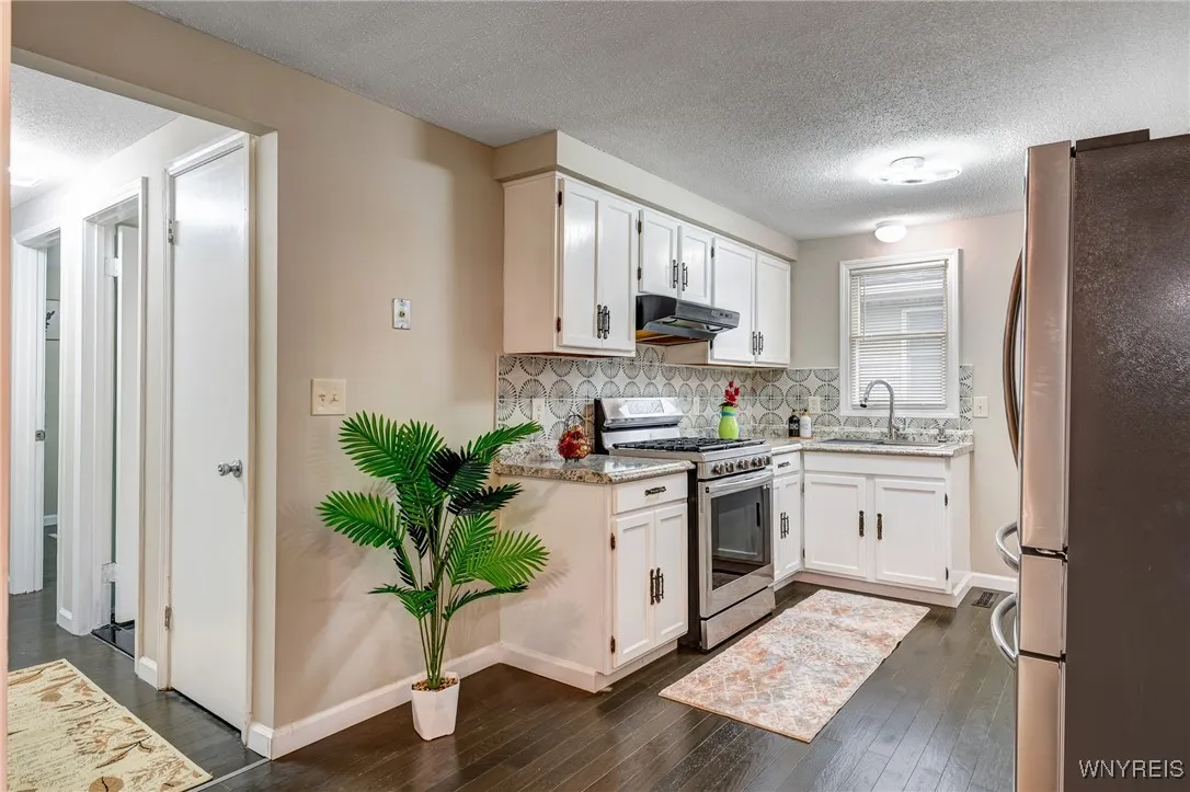 82 John Paul Court, Buffalo, New York 14206, Buffalo, New York 14206, 4 Bedrooms Bedrooms, 7 Rooms Rooms,2 BathroomsBathrooms,Residential,For Sale,82 John Paul Court, Buffalo, New York 14206,B1623656