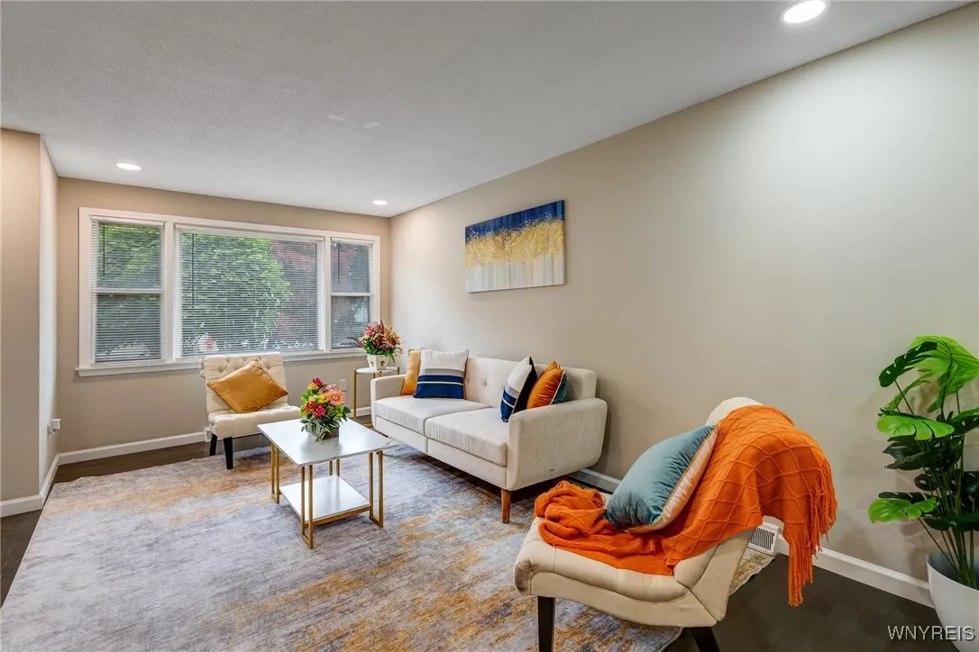 82 John Paul Court, Buffalo, New York 14206, Buffalo, New York 14206, 4 Bedrooms Bedrooms, 7 Rooms Rooms,2 BathroomsBathrooms,Residential,For Sale,82 John Paul Court, Buffalo, New York 14206,B1623656