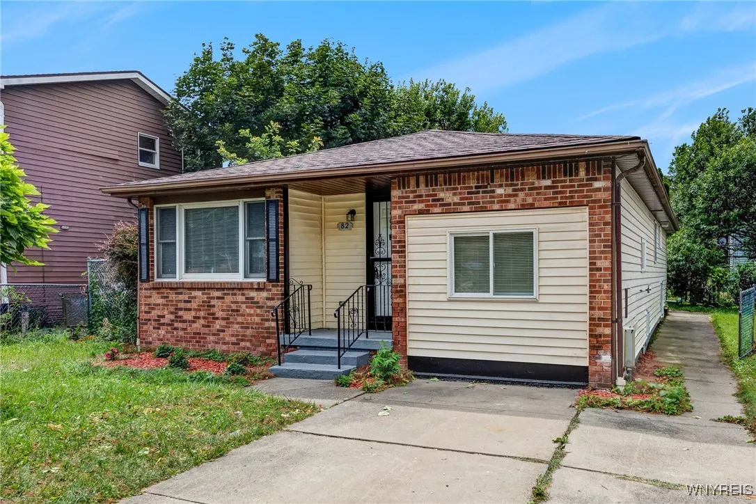 82 John Paul Court, Buffalo, New York 14206, Buffalo, New York 14206, 4 Bedrooms Bedrooms, 7 Rooms Rooms,2 BathroomsBathrooms,Residential,For Sale,82 John Paul Court, Buffalo, New York 14206,B1623656