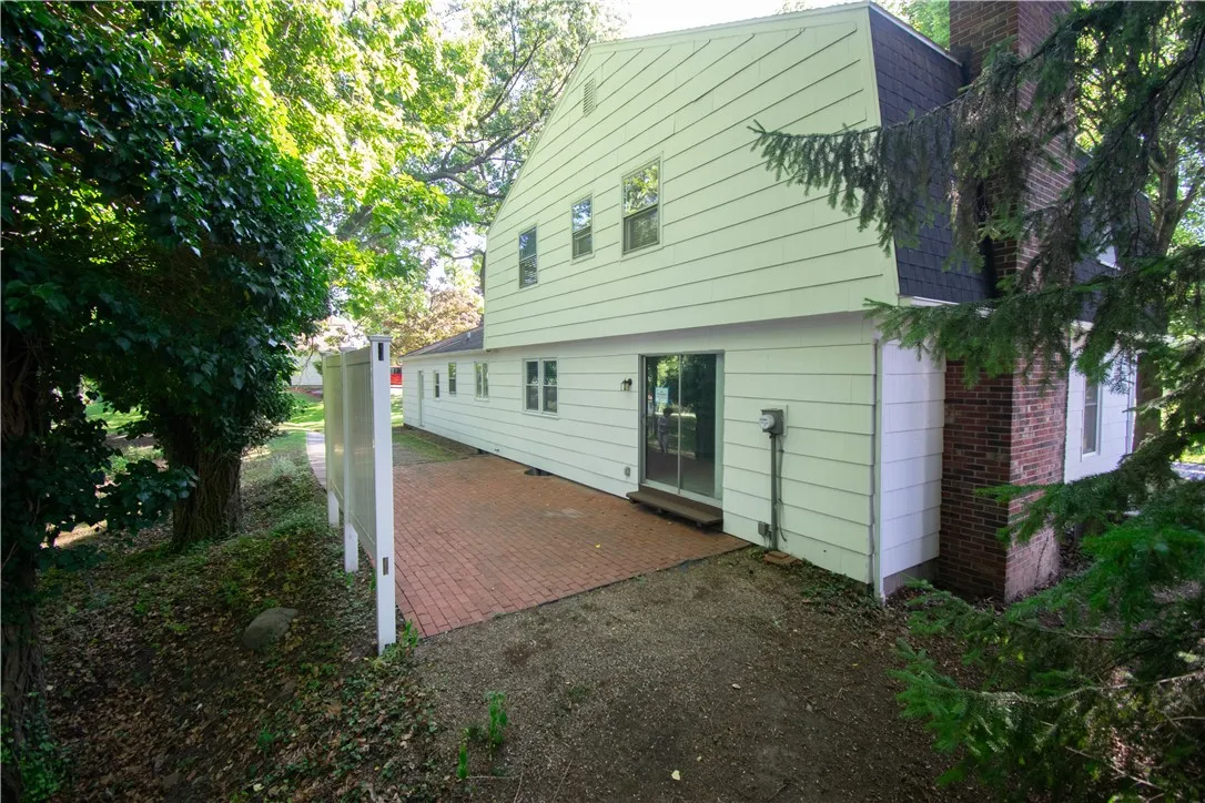 118 S Ridge Trl, Perinton, New York 14450, Perinton, New York 14450, 4 Bedrooms Bedrooms, 8 Rooms Rooms,2 BathroomsBathrooms,Residential,For Sale,118 S Ridge Trl, Perinton, New York 14450,R1623758
