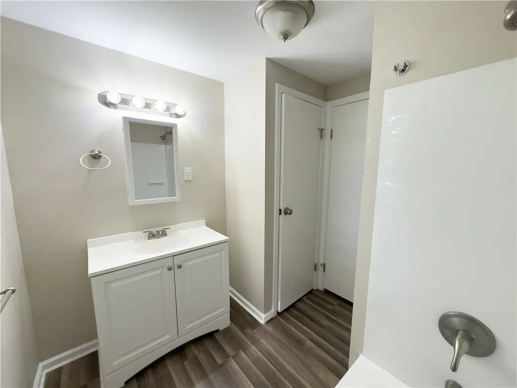 118 S Ridge Trl, Perinton, New York 14450, Perinton, New York 14450, 4 Bedrooms Bedrooms, 8 Rooms Rooms,2 BathroomsBathrooms,Residential,For Sale,118 S Ridge Trl, Perinton, New York 14450,R1623758