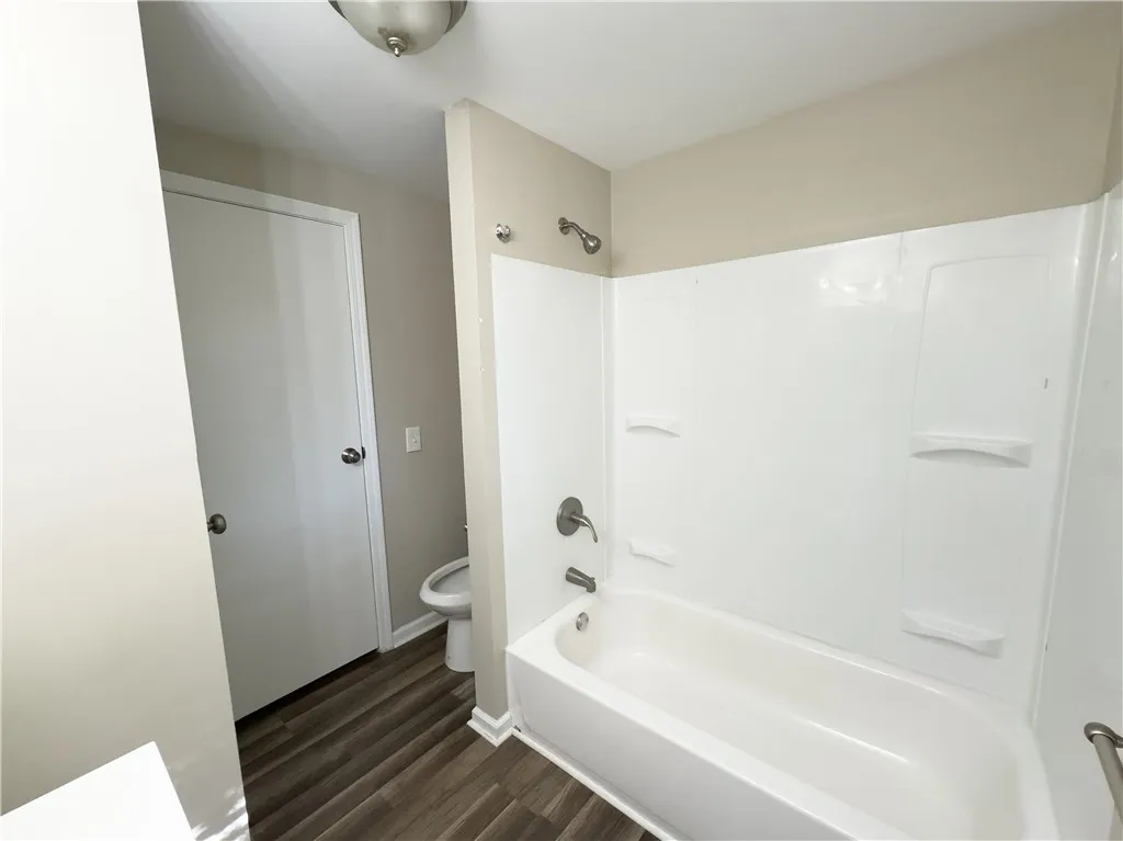 118 S Ridge Trl, Perinton, New York 14450, Perinton, New York 14450, 4 Bedrooms Bedrooms, 8 Rooms Rooms,2 BathroomsBathrooms,Residential,For Sale,118 S Ridge Trl, Perinton, New York 14450,R1623758