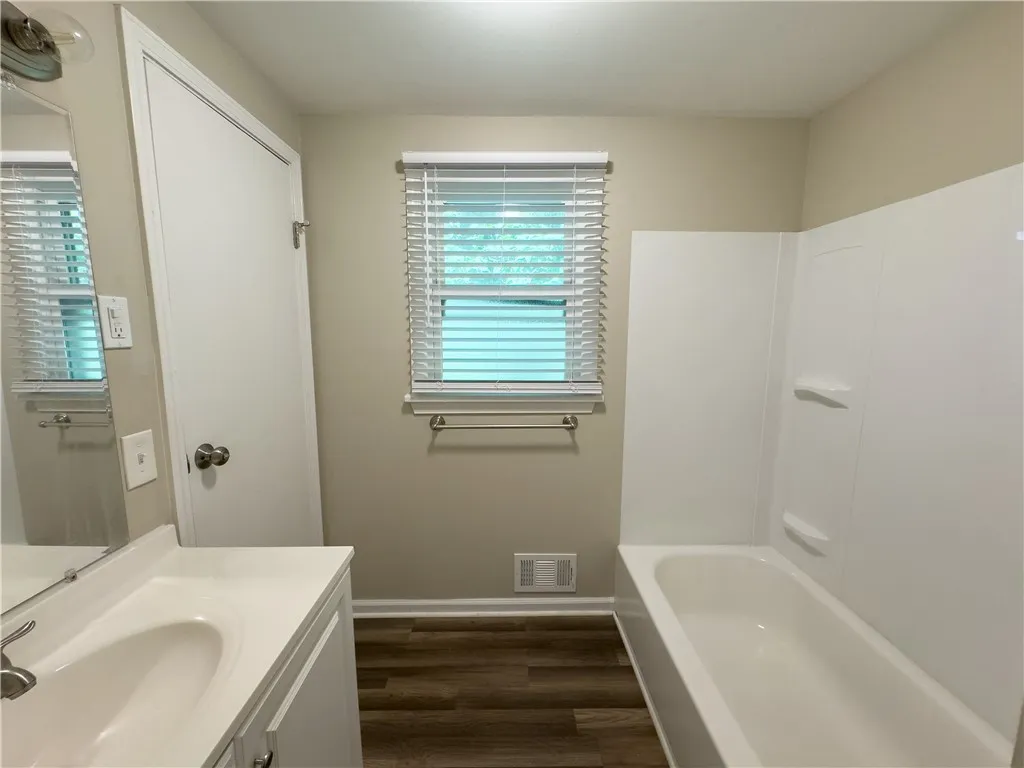 118 S Ridge Trl, Perinton, New York 14450, Perinton, New York 14450, 4 Bedrooms Bedrooms, 8 Rooms Rooms,2 BathroomsBathrooms,Residential,For Sale,118 S Ridge Trl, Perinton, New York 14450,R1623758