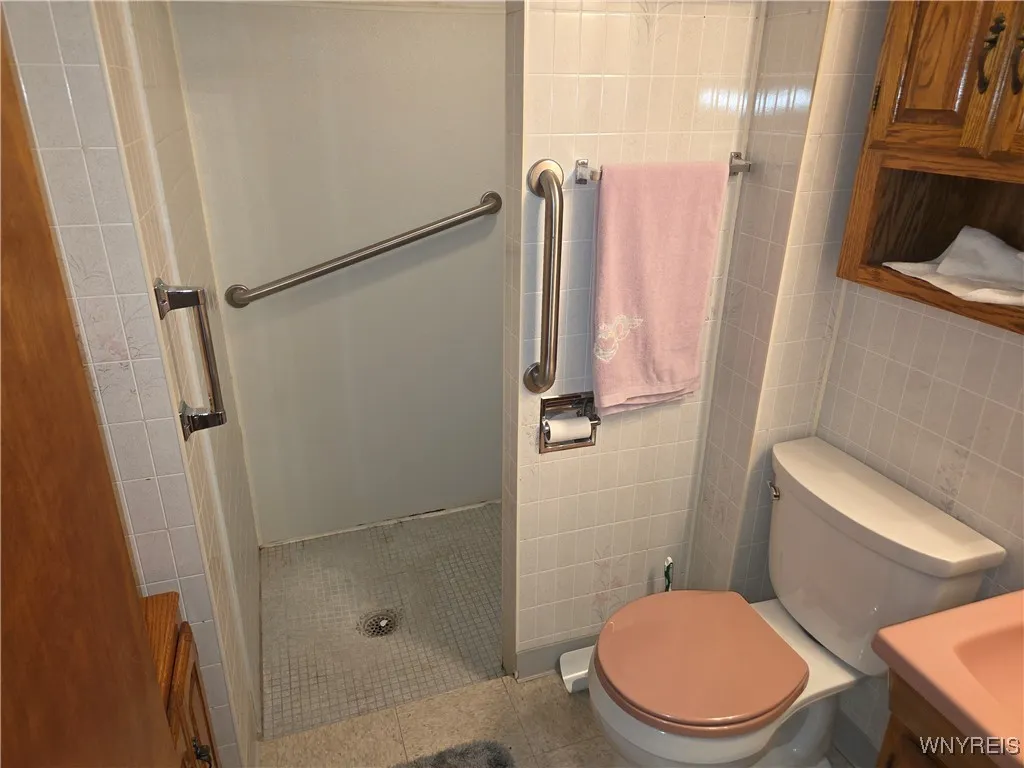 53 Kies Court, Niagara Falls, New York 14304, Niagara Falls, New York 14304, 3 Bedrooms Bedrooms, 7 Rooms Rooms,2 BathroomsBathrooms,Residential,For Sale,53 Kies Court, Niagara Falls, New York 14304,B1623776