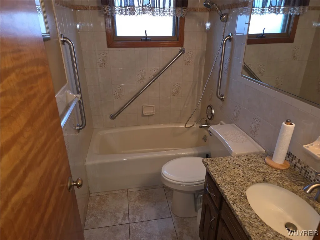 53 Kies Court, Niagara Falls, New York 14304, Niagara Falls, New York 14304, 3 Bedrooms Bedrooms, 7 Rooms Rooms,2 BathroomsBathrooms,Residential,For Sale,53 Kies Court, Niagara Falls, New York 14304,B1623776