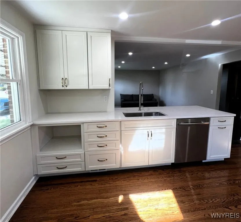 192 Culver Road, Buffalo, New York 14220, Buffalo, New York 14220, 4 Bedrooms Bedrooms, 6 Rooms Rooms,1 BathroomBathrooms,Residential,For Sale,192 Culver Road, Buffalo, New York 14220,B1623316