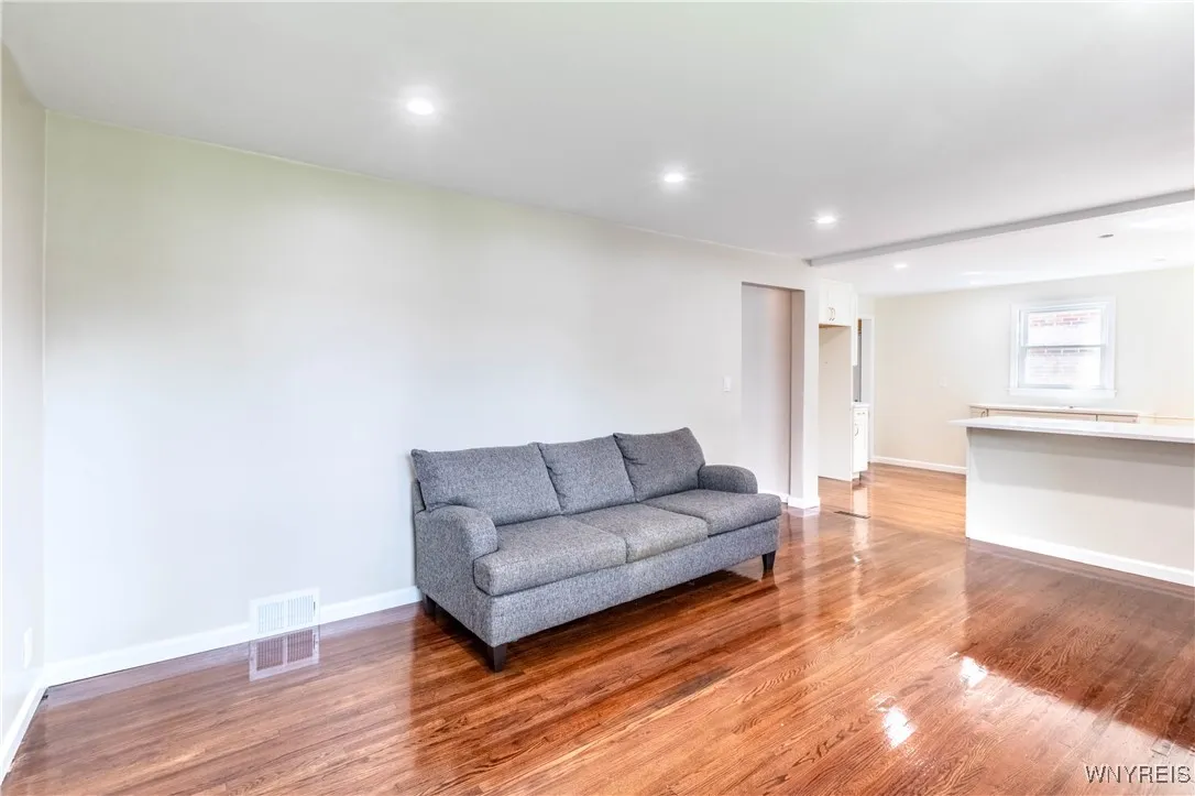 192 Culver Road, Buffalo, New York 14220, Buffalo, New York 14220, 4 Bedrooms Bedrooms, 6 Rooms Rooms,1 BathroomBathrooms,Residential,For Sale,192 Culver Road, Buffalo, New York 14220,B1623316