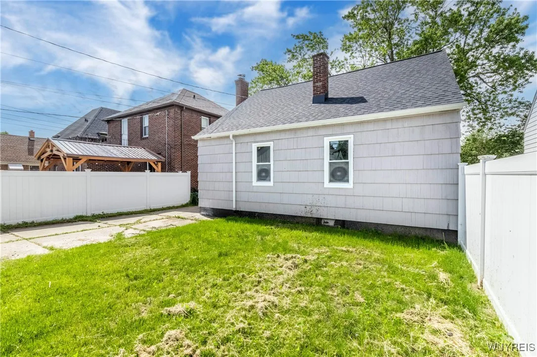192 Culver Road, Buffalo, New York 14220, Buffalo, New York 14220, 4 Bedrooms Bedrooms, 6 Rooms Rooms,1 BathroomBathrooms,Residential,For Sale,192 Culver Road, Buffalo, New York 14220,B1623316