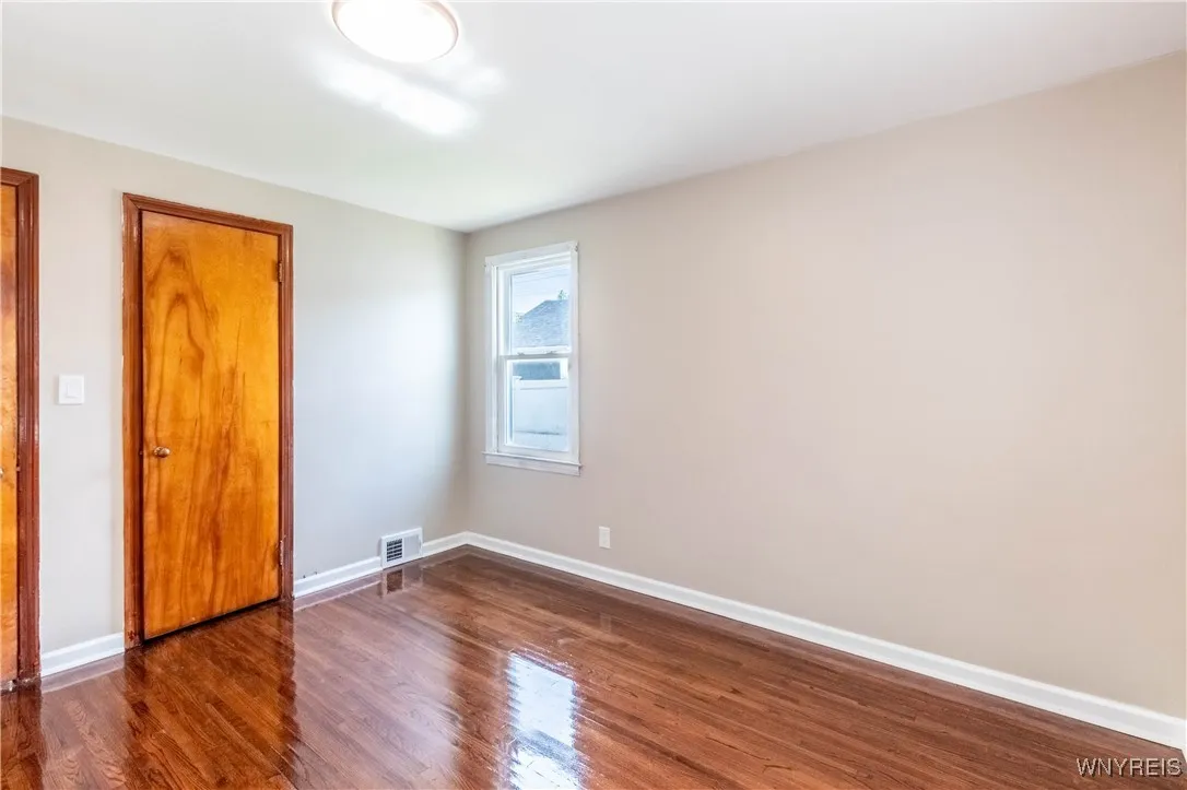 192 Culver Road, Buffalo, New York 14220, Buffalo, New York 14220, 4 Bedrooms Bedrooms, 6 Rooms Rooms,1 BathroomBathrooms,Residential,For Sale,192 Culver Road, Buffalo, New York 14220,B1623316