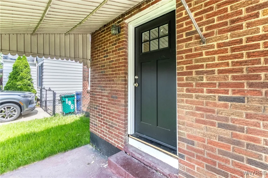 192 Culver Road, Buffalo, New York 14220, Buffalo, New York 14220, 4 Bedrooms Bedrooms, 6 Rooms Rooms,1 BathroomBathrooms,Residential,For Sale,192 Culver Road, Buffalo, New York 14220,B1623316