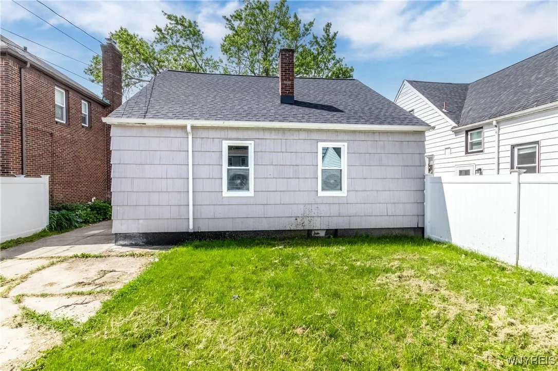 192 Culver Road, Buffalo, New York 14220, Buffalo, New York 14220, 4 Bedrooms Bedrooms, 6 Rooms Rooms,1 BathroomBathrooms,Residential,For Sale,192 Culver Road, Buffalo, New York 14220,B1623316