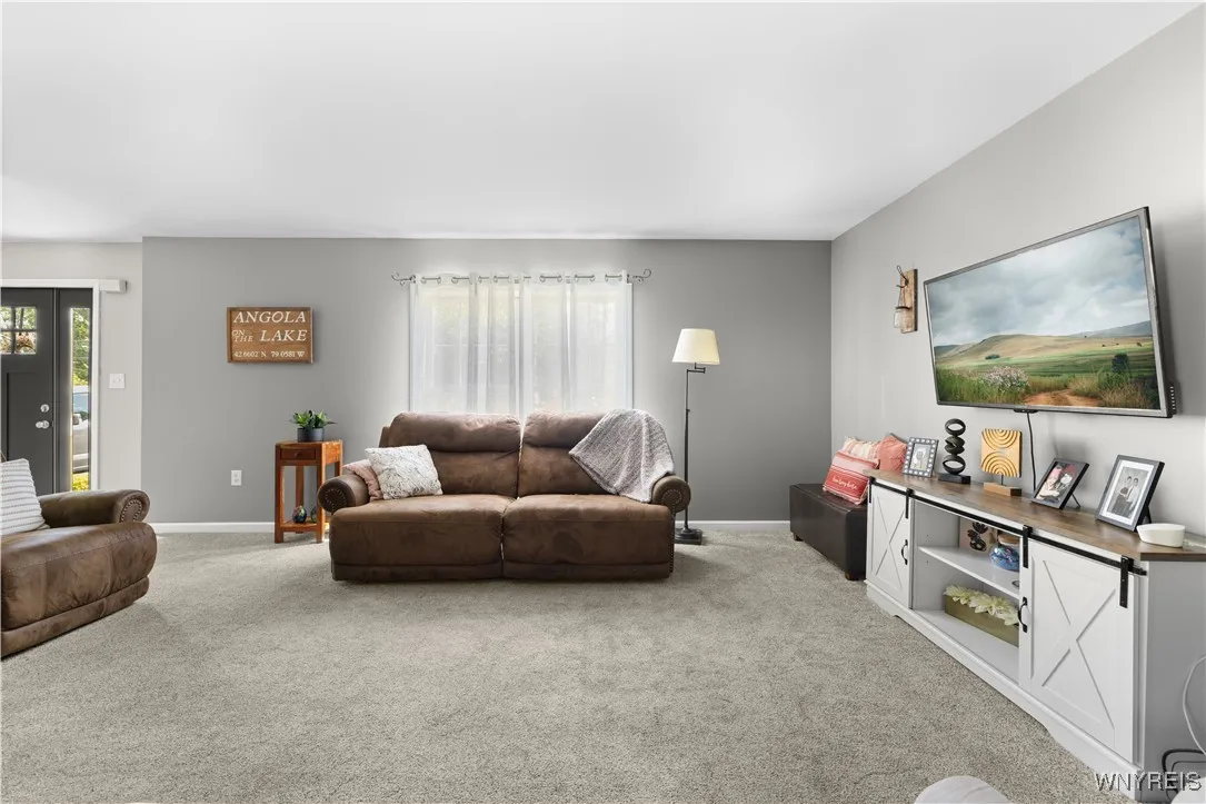 910 Lake Street, Evans, New York 14006, Evans, New York 14006, 4 Bedrooms Bedrooms, 8 Rooms Rooms,2 BathroomsBathrooms,Residential,For Sale,910 Lake Street, Evans, New York 14006,B1622188